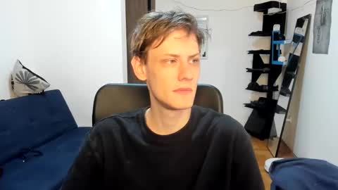 Snapshot of annonimsick chatting on 10.21.25 online show from 10.21.25