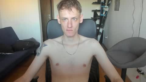 Snapshot of annonimsick chatting on 10.29.25 online show from 10.29.25