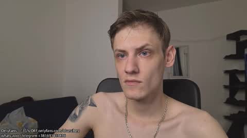 Snapshot of annonimsick chatting on 11.17.25 online show from 11.17.25