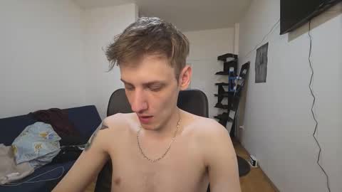 Snapshot of annonimsick chatting on 11.18.25 online show from 11.18.25