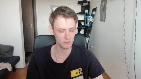 Snapshot of annonimsick chatting on 11.24.25 online show from 11.24.25