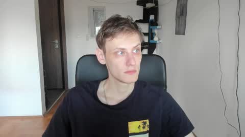 Snapshot of annonimsick chatting on 11.25.25 online show from 11.25.25