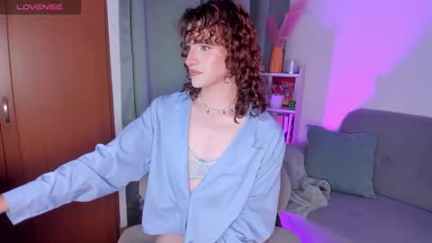 Anntonia Woods  online show from 02.12.26