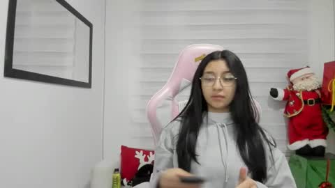 Snapshot of anny_jones01 chatting on 12.16.25 anny_jones01 online show from 12.16.25