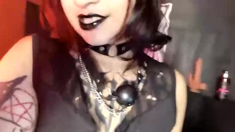 Snapshot of anny_velvetpain chatting on 02.19.26 Annie online show from 02.19.26