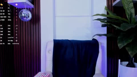 Snapshot of annybuny chatting on 02.08.25 Ana online show from 02.08.25