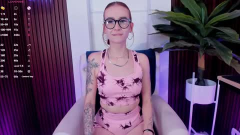 Snapshot of annybuny chatting on 02.21.25 Ana online show from 02.21.25