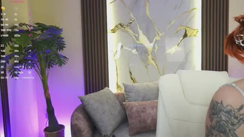 Snapshot of annybuny chatting on 09.09.25 Ana online show from 09.09.25