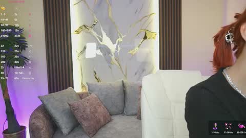 Snapshot of annybuny chatting on 09.10.25 Ana online show from 09.10.25