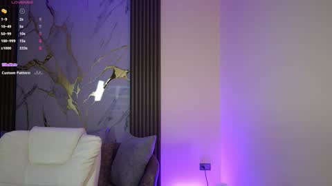 Snapshot of annybuny chatting on 10.31.25 Ana online show from 10.31.25