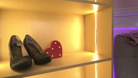 Snapshot of annybuny chatting on 11.20.25 Ana online show from 11.20.25