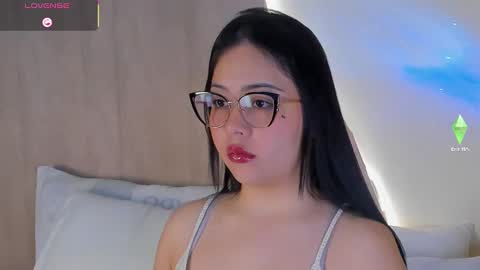 Snapshot of annye01 chatting on 10.25.25 A N N Y E  online show from 10.25.25