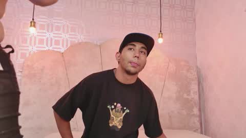 Snapshot of annyeli_bigtits chatting on 11.18.25 annyeli_bigtits online show from 11.18.25