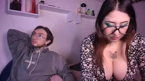 Snapshot of annyharris chatting on 11.11.25 anny harris online show from 11.11.25