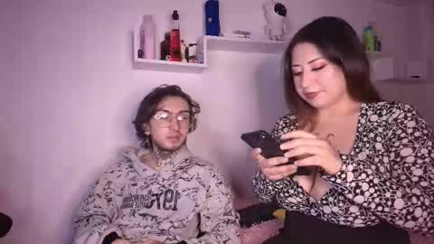 Snapshot of annyharris chatting on 12.01.25 anny harris online show from 12.01.25