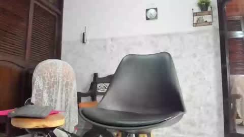 dani online show from 10.17.25