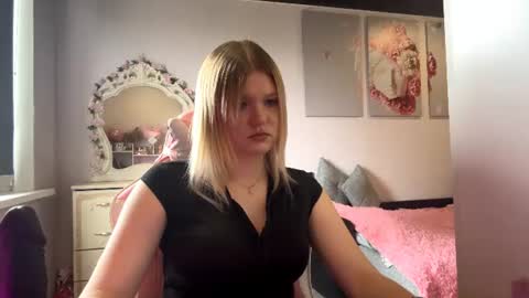 Snapshot of annyvibess chatting on 06.14.26 annyvibess online show from 06.14.26