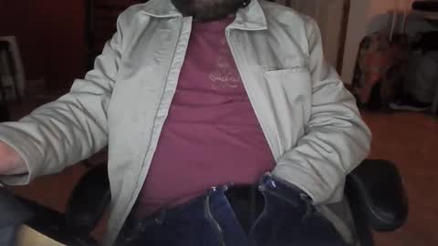 Snapshot of anontraveller chatting on 11.24.25 anontraveller online show from 11.24.25