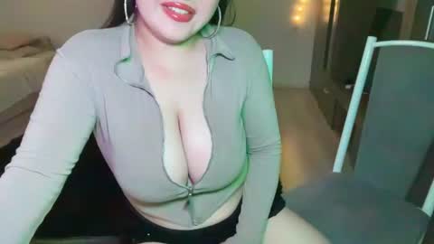 Snapshot of anora_sunny chatting on 07.08.26 Any online show from 07.08.26
