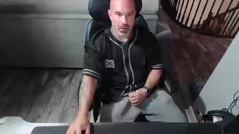 Snapshot of anthoform chatting on 10.14.25 anthoform online show from 10.14.25