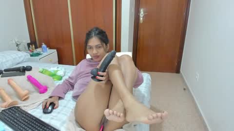 Snapshot of anthonela_hotsex chatting on 12.28.24 anthonela_hotsex online show from 12.28.24