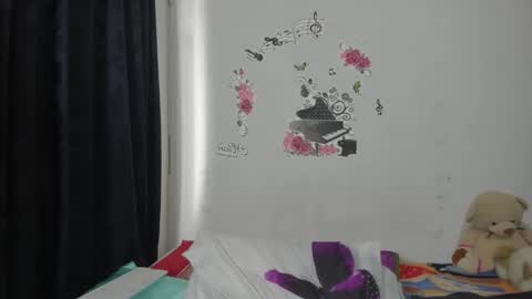 Snapshot of anthonela_mature_ chatting on 11.18.25 anthonela_mature_ online show from 11.18.25