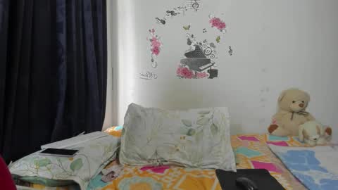 Snapshot of anthonela_mature_ chatting on 11.24.25 anthonela_mature_ online show from 11.24.25