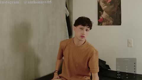 Snapshot of anthonny_05 chatting on 11.02.25 TONY NEW ACCOUNT online show from 11.02.25