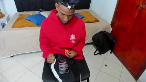 Snapshot of anthoy_wayans chatting on 02.19.25 online show from 02.19.25