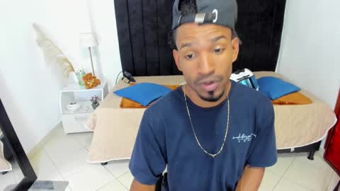 Snapshot of anthoy_wayans chatting on 02.20.25 online show from 02.20.25