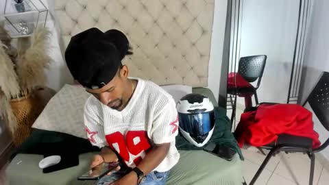 Snapshot of anthoy_wayans chatting on 09.25.25 online show from 09.25.25