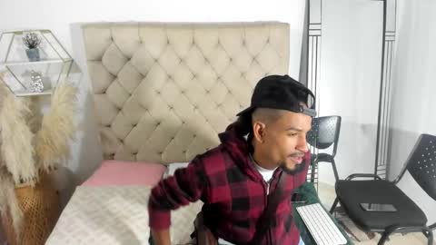 Snapshot of anthoy_wayans chatting on 09.27.25 online show from 09.27.25