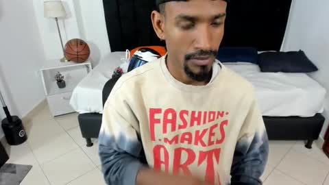 Snapshot of anthoy_wayans chatting on 10.03.25 online show from 10.03.25