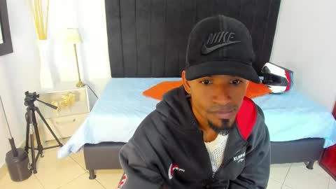       online show from 11.05.25