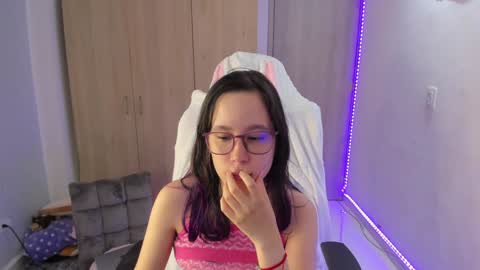 Snapshot of anto_sweet18 chatting on 02.08.25 My birthday is on december 2nd surprise me with a gift from my amazonlist online show from 02.08.25