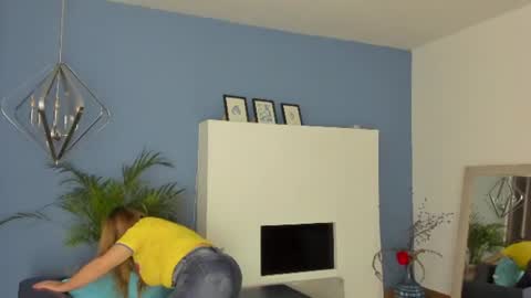 Snapshot of anto_thompson chatting on 06.27.26 Antonella online show from 06.27.26