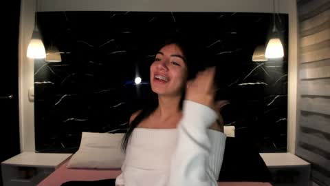 Snapshot of antonella__rouse chatting on 12.14.24 Antonella online show from 12.14.24