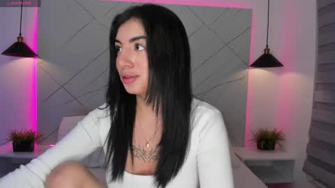 Snapshot of antonella__rouse chatting on 12.15.24 Antonella online show from 12.15.24