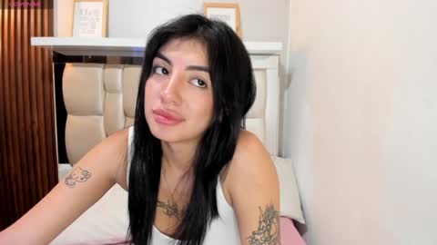 Snapshot of antonella__rouse chatting on 12.18.24 Antonella online show from 12.18.24