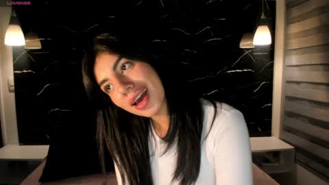 Snapshot of antonella__rouse chatting on 12.27.24 Antonella online show from 12.27.24
