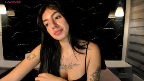 Snapshot of antonella__rouse chatting on 12.31.24 Antonella online show from 12.31.24