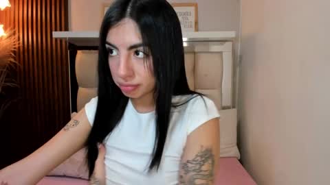 Snapshot of antonella__rouse chatting on 02.11.25 Antonella online show from 02.11.25