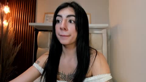 Snapshot of antonella__rouse chatting on 02.26.25 Antonella online show from 02.26.25