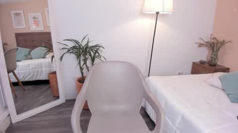 Antonella  online show from 11.25.25