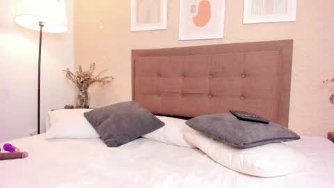 Antonella  online show from 12.15.25