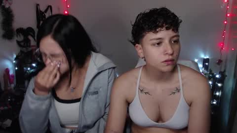 Snapshot of antonella_cruz02 chatting on 12.19.24 anto ford02 online show from 12.19.24