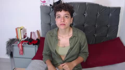 Snapshot of antonella_cruz02 chatting on 04.28.26 anto ford02 online show from 04.28.26
