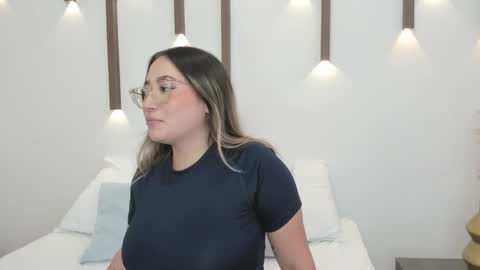 A N T O N E L L A  online show from 01.20.25