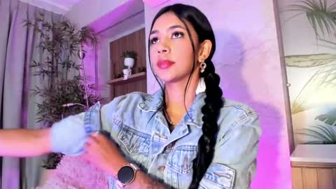 Snapshot of antonella_rossi24 chatting on 06.08.26 Antonella Rossi online show from 06.08.26