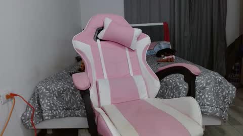 Snapshot of antonellacute6918 chatting on 10.19.25 antonellacute6918 online show from 10.19.25